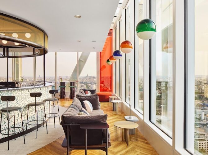 Restaurant The Stage Skybar à Saint-Denis, France