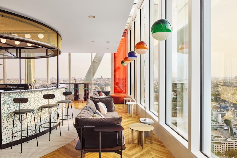 Restaurant The Stage Skybar à Saint-Denis, France