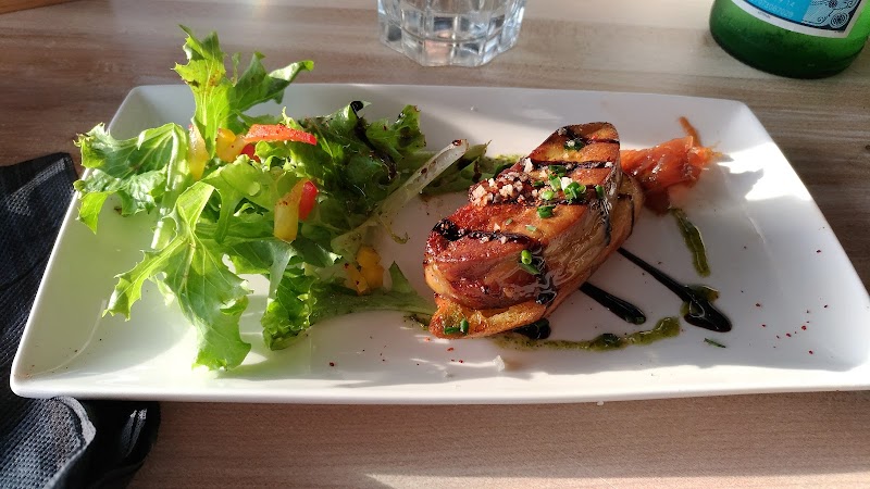 Restaurant Une Bouteille à la Nive à Bayonne, France — photo 2