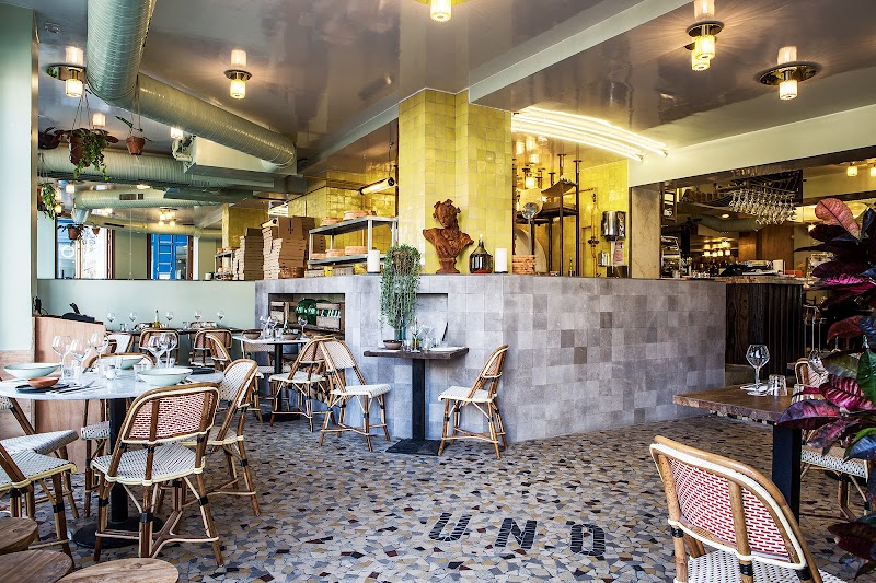 Restaurant Uno à Paris, France