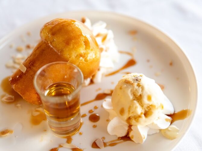 Waikiki – Restaurant Plage à Cannes, France