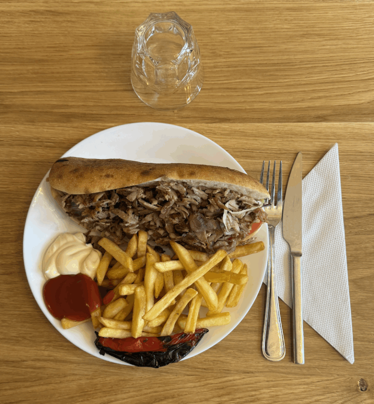 Restaurant YEK – Kebab Parisien à Paris, France — photo 1