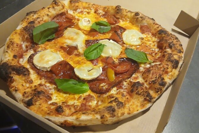 Restaurant ZAZA pizza à Dijon, France