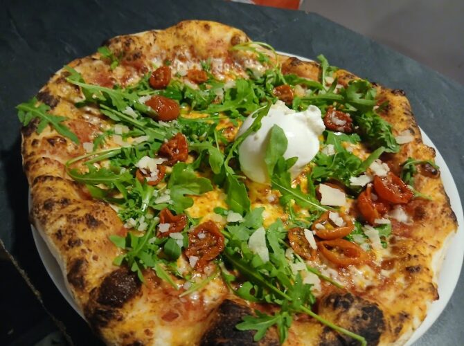 Restaurant ZAZA pizza à Dijon, France