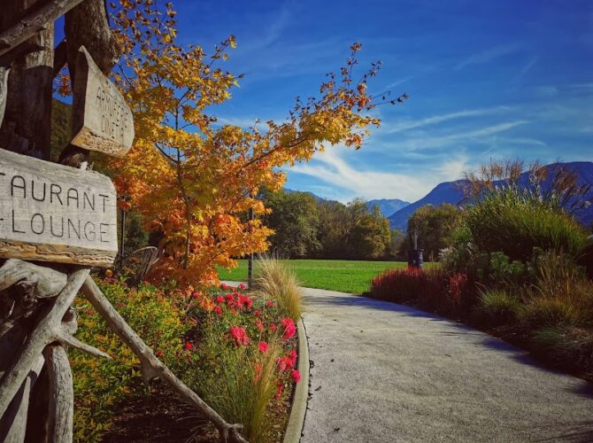 4’47 Restaurant bar lounge à Doussard, France