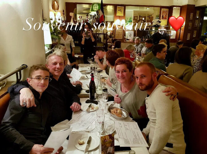 Restaurant À la Biche au Bois à Paris, France