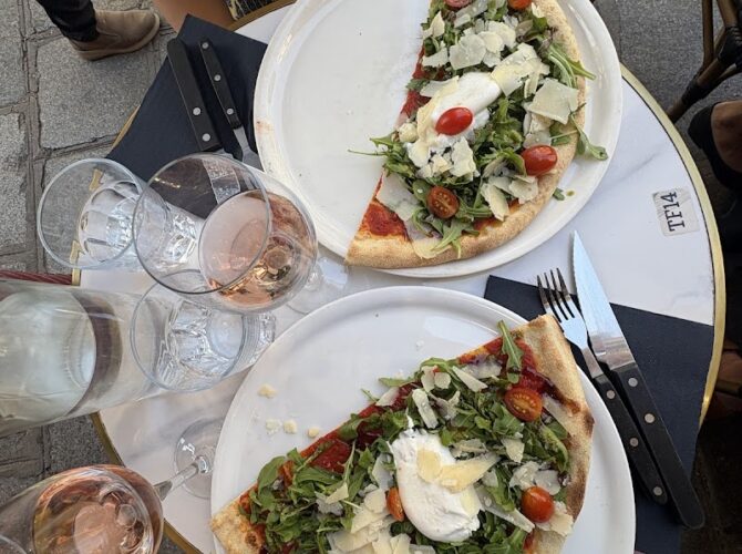 Restaurant Ademi Montmartre à Paris, France