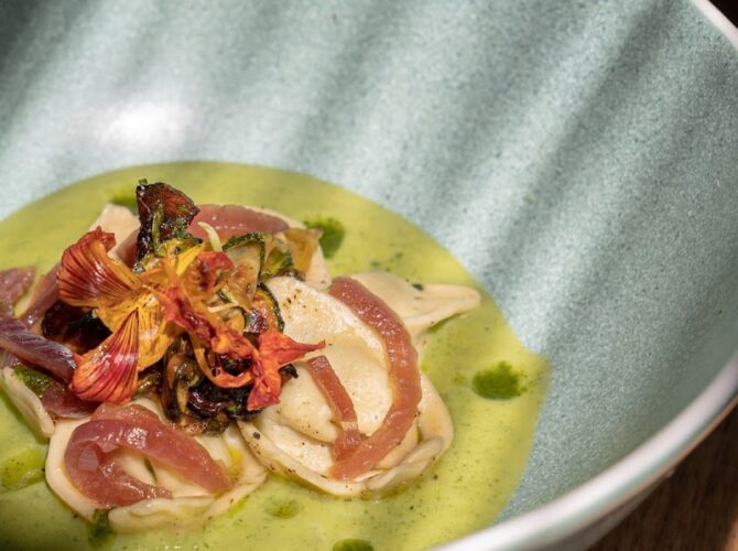 Restaurant AHO • cucina moderna à Paris, France