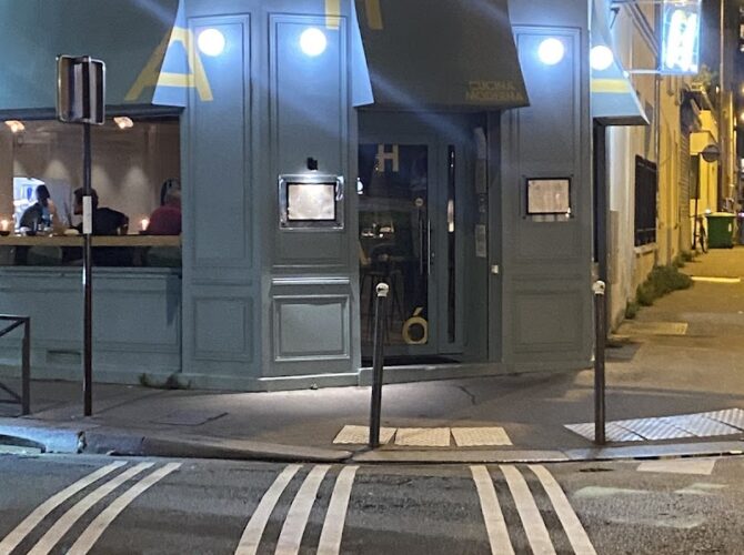 Restaurant AHO • cucina moderna à Paris, France