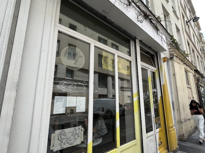 Restaurant AÏ HSU Table à Paris, France