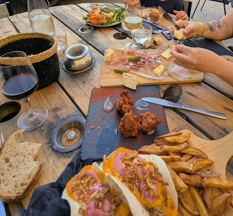 Restaurant Antre deux verres à Poussan, France — photo 2