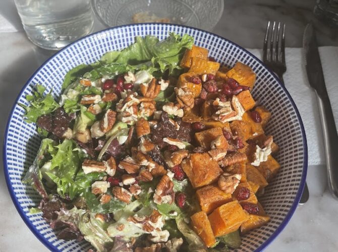 Restaurant Arome salade et création à Castres, France