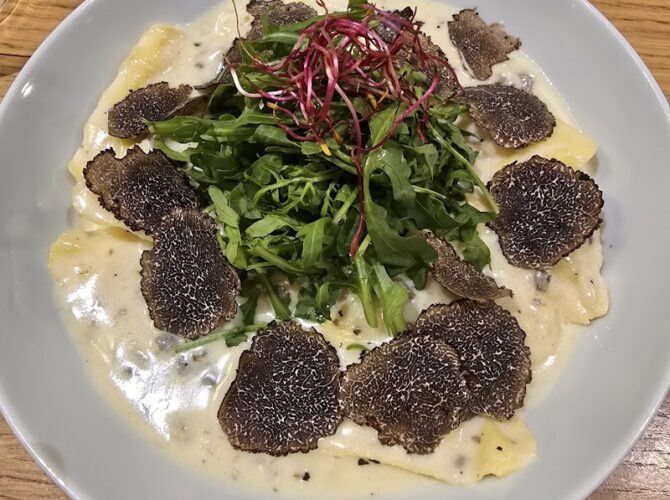 Restaurant Artisan de la Truffe Marais à Paris, France