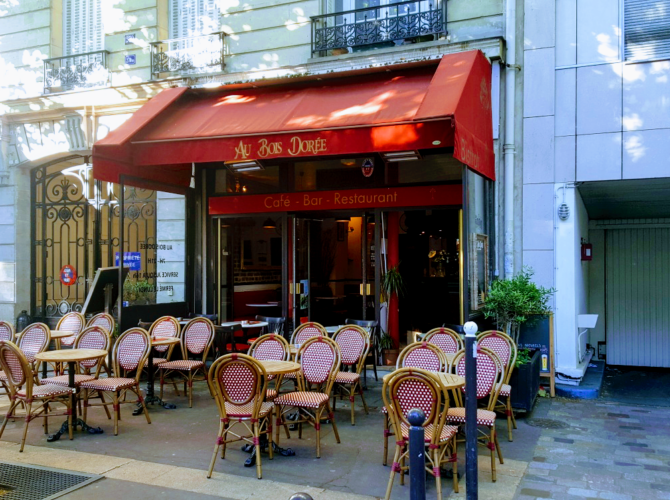 Restaurant Au Bois Doree à Paris, France