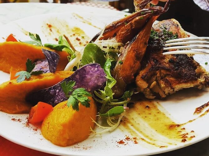 Restaurant Au Bois Doree à Paris, France