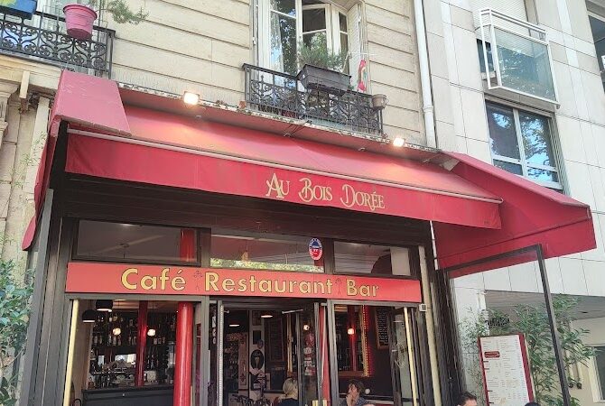 Restaurant Au Bois Doree à Paris, France