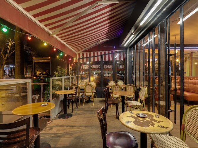 Au Bon Vivant Restaurant à Paris, France