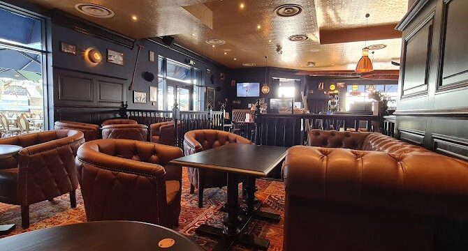 Restaurant Au Bureau – Pub et Brasserie à Castres, France