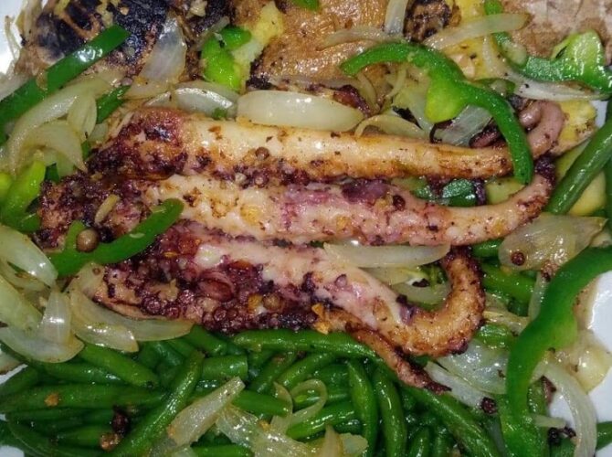 AU CHANTIER (restaurant portugais) à Viry-Châtillon, France