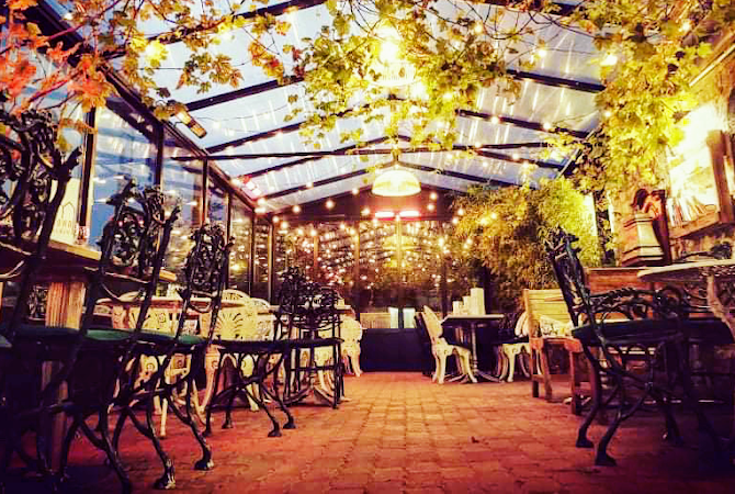 Restaurant Au Fond du Jardin à Paris, France