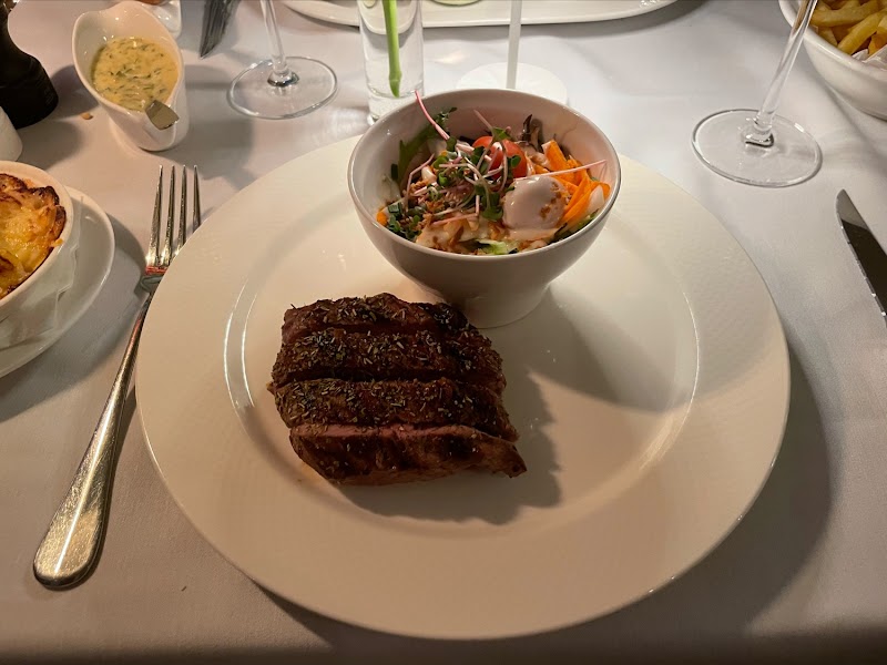 Restaurant Au Petit Grand BV à Bruges, Belgique — photo 3