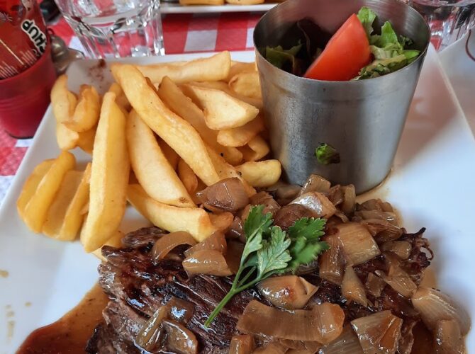 Restaurant Au Tramway à Paris, France