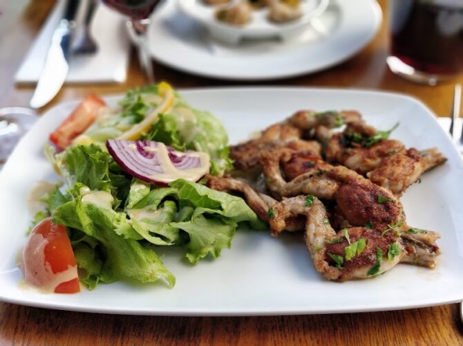 Restaurant Auberge de la Butte à Paris, France