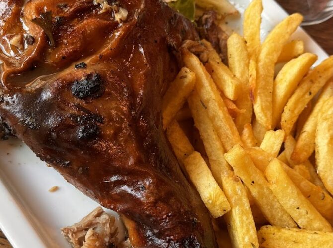 Restaurant Auberge de la Butte à Paris, France