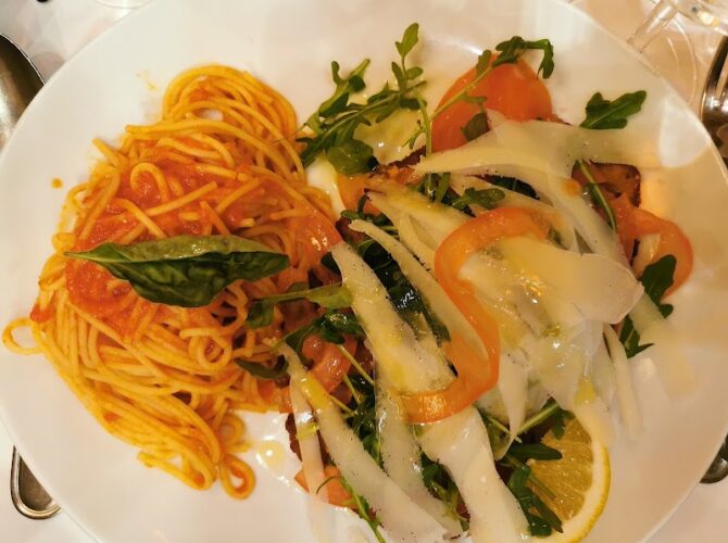 Auberge de Venise Montparnasse – Dingo American Bar et Restaurant à Paris, France