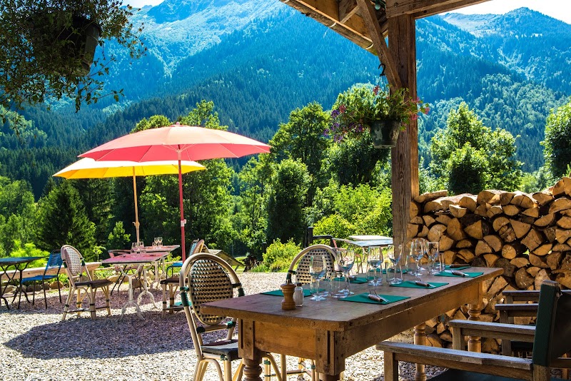 Restaurant Aubergerie, une auberge de terroir et des chambres d’hôtes dans les alpes française proche des 7Laux à Le Haut-Bréda, France