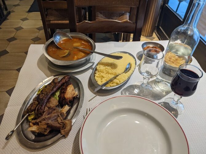 Restaurant Aux Brochettes à Paris, France