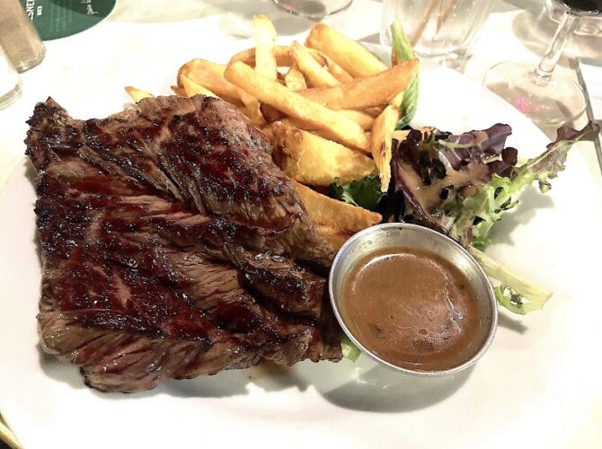 Restaurant Aux Ours à Paris, France