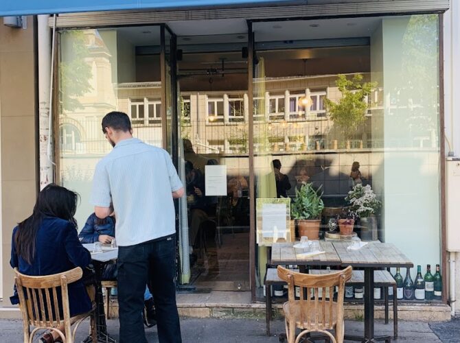 Restaurant Aux Plumes à Paris, France