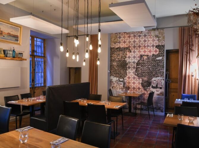 Avenue* Restaurant à Clermont-Ferrand, France