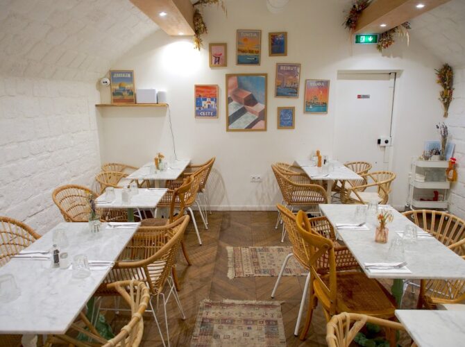 Restaurant Azur Café à Paris, France