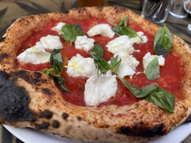 Restaurant Bella Piazza à Paris, France