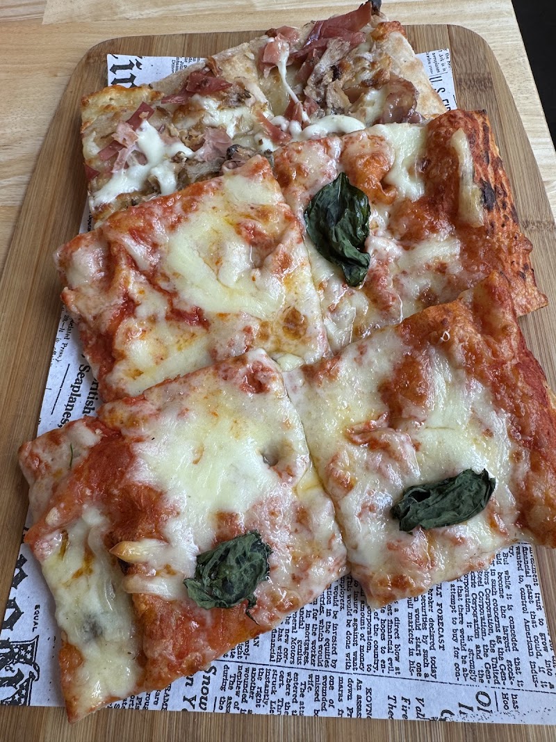 Restaurant Bella Pizza & Alimentari à Bruxelles, Belgique — photo 2