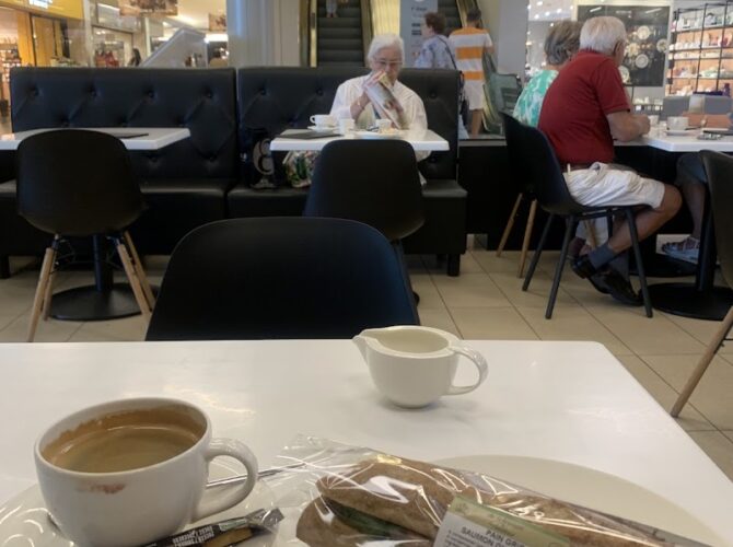 Restaurant Bistro Black & White à Bertrange, Luxembourg