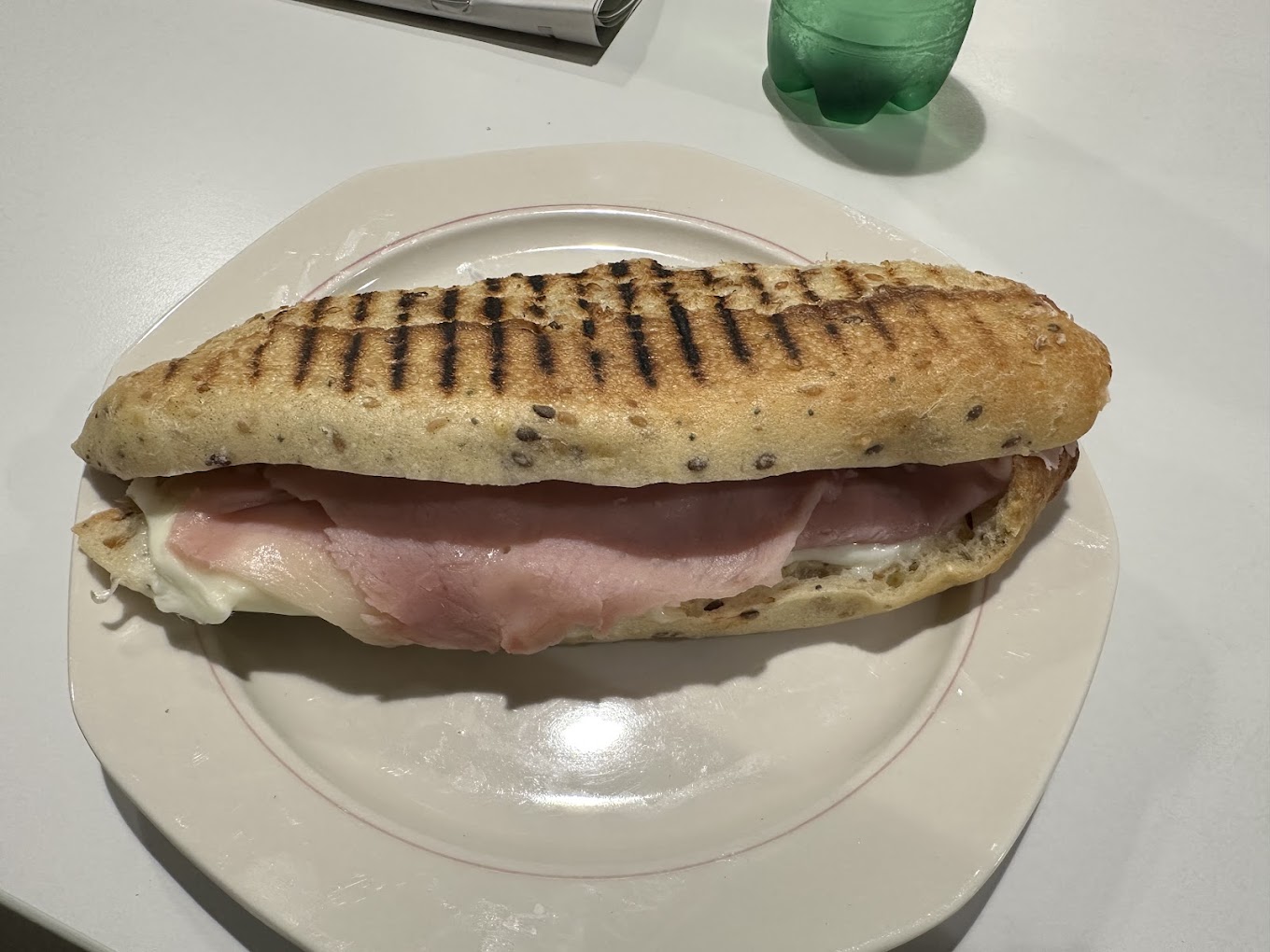 Restaurant Bistro V’diterraneo à Esch-sur-Alzette, Luxembourg — photo 2