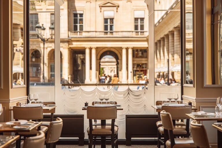 Restaurant Brasserie du Louvre à Paris, France