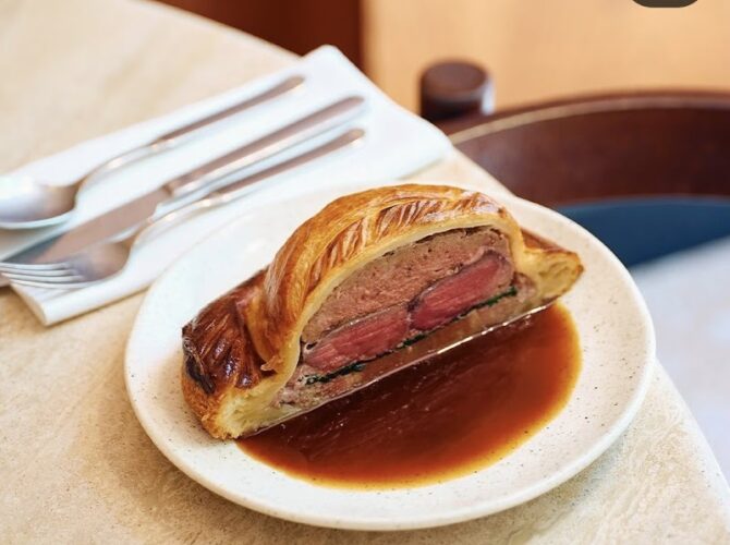 Restaurant Brasserie du Louvre à Paris, France