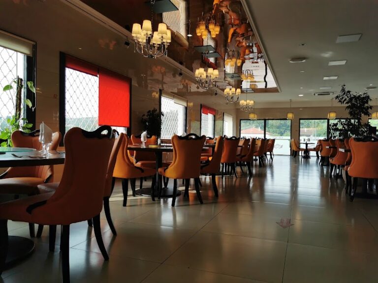 Restaurant Buffet Royal Castres à Castres, France — photo 1
