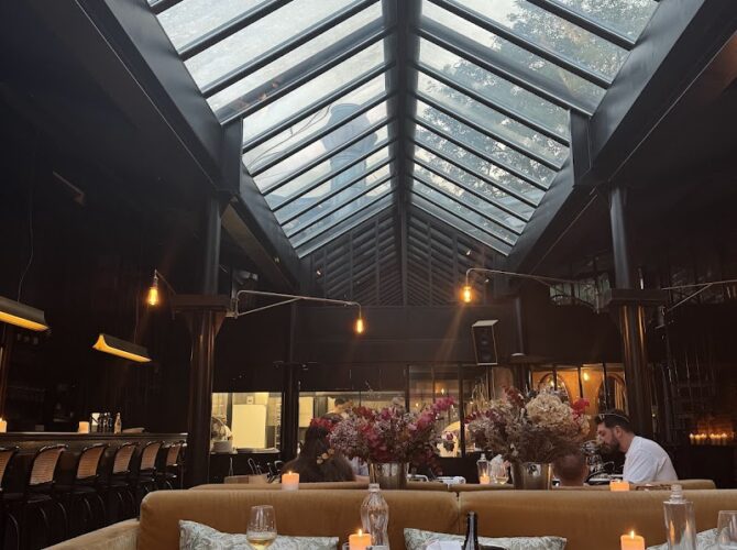 Restaurant Caché à Paris, France