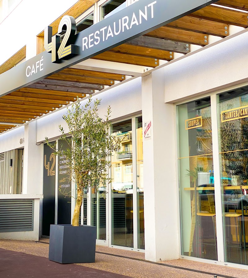 Restaurant Café 42 à Montrouge, France