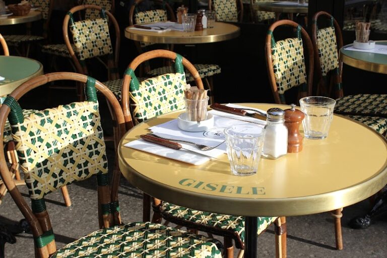 Restaurant Café Gisèle à Paris, France