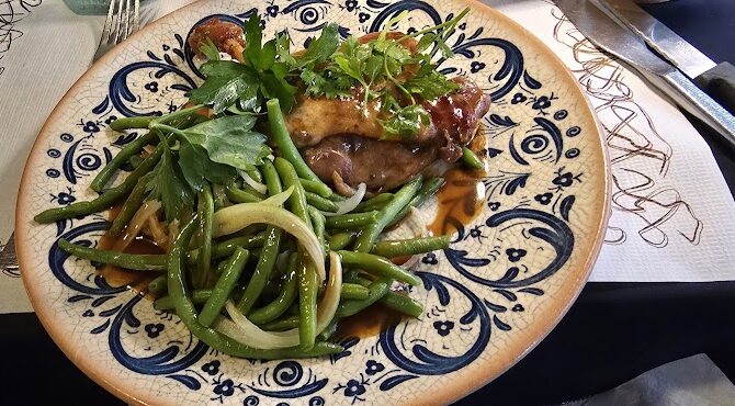 Restaurant Café Le Papillon à Paris, France