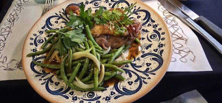Restaurant Café Le Papillon à Paris, France