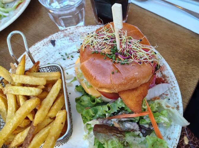 Restaurant Café Quai 33 à Paris, France