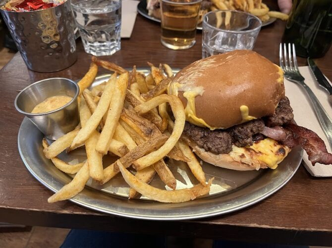 Restaurant CHARLY SAINT-HONORÉ à Paris, France