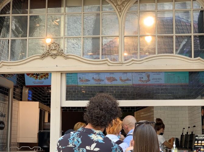 Restaurant Chez Albert – Gauffres – Waffles à Bruges, Belgique